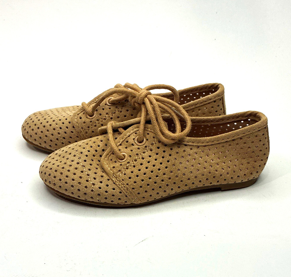 Old Navy Girls Beige Perforated Lace-Up Oxford Flats Size 8